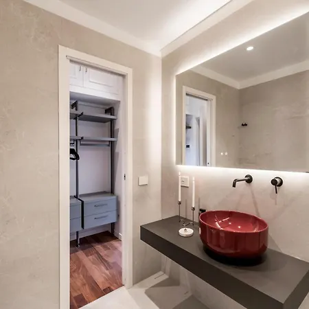 The Rent - Prestigious Multi-bedroom Overlooking St. Peter's Lejlighed
