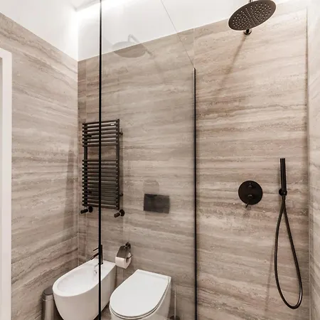 The Rent - Prestigious Multi-bedroom Overlooking St. Peter's Rom