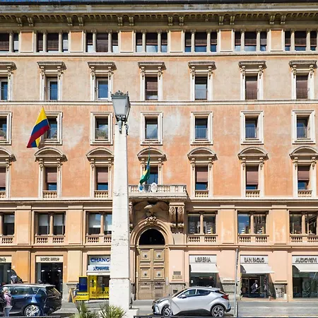 شقة The Rent - Prestigious Multi-bedroom Overlooking St. Peter's روما