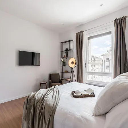 Daire The Rent - Prestigious Multi-bedroom Overlooking St. Peter's Roma