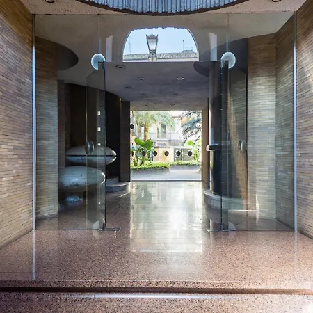 The Rent - Prestigious Multi-bedroom Overlooking St. Peter's شقة روما