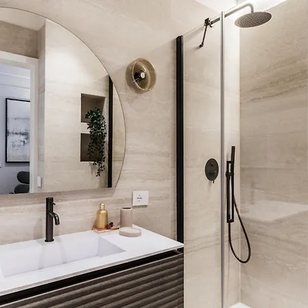 The Rent - Prestigious Multi-bedroom Overlooking St. Peter's *