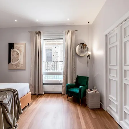Apartment The Rent - Prestigious Multi-bedroom Overlooking St. Peter's Rome
