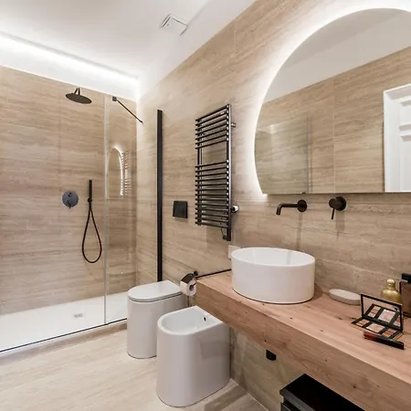 The Rent - Prestigious Multi-bedroom Overlooking St. Peter's * Roma