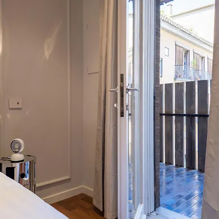 The Rent - Prestigious Multi-bedroom Overlooking St. Peter's * روما