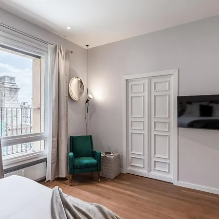 The Rent - Prestigious Multi-bedroom Overlooking St. Peter's Apartment Rome