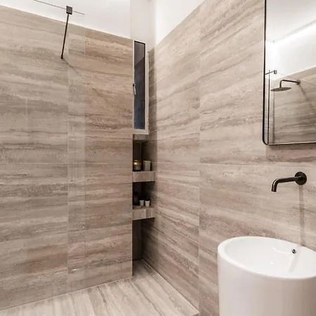 شقة The Rent - Prestigious Multi-bedroom Overlooking St. Peter's روما